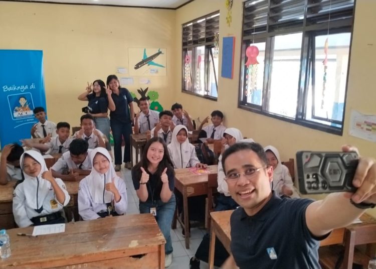 ACC dan YPA-MDR merayakan HUT ke-43 dengan memberikan kontribusi nyata dalam pemerataan akses pendidikan melalui peningkatan fasilitas di daerah rural, SMPN 1 Leuwidamar, Kabupaten Lebak, Banten, Senin (21/7/2025).