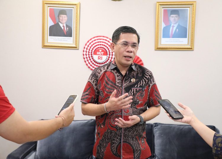Kepala Biro Humas dan Protokol, Harison Mocodompis, menyampaikan agar masyarakat berhati-hati terhadap akun media sosial yang tidak jelas sumbernya.