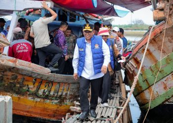 Gubernur Banten Andra Soni Dengarkan Aspirasi Nelayan Kronjo, Bahas Solusi Kesejahteraan di Atas Kapal