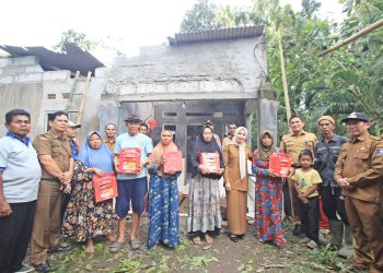 Bupati Serang Ratu Zakiyah Salurkan Bantuan untuk Korban Angin Puting Beliung di Kopo dan Jawilan