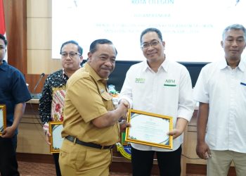 Konsisten Dukung Kendalikan Inflasi, Walikota Cilegon Robinsar Berikan Penghargaan Ke PT ABM