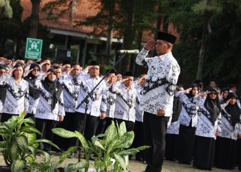 Pimpin Upacara HGN 2025, Gubernur Andra Soni Tekankan Peningkatan Kualitas dan Kesejahteraan Guru Banten