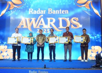 Pemkot Cilegon Raih Penghargaan Kepala Daerah Inovatif di Radar Banten Award 2025