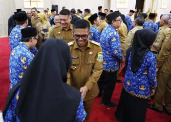 Gubernur Banten Andra Soni Serahkan 4.631 SK PPPK Paruh Waktu Pemprov Banten