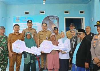 Suasana Haru dan Bahagia saat Bupati Serang Serahkan 481 Bantuan RTLH di 3 Kecamatan