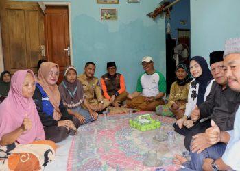 Bupati Serang Ratu Zakiyah Santuni Korban Banjir Meninggal Dunia di Padarincang